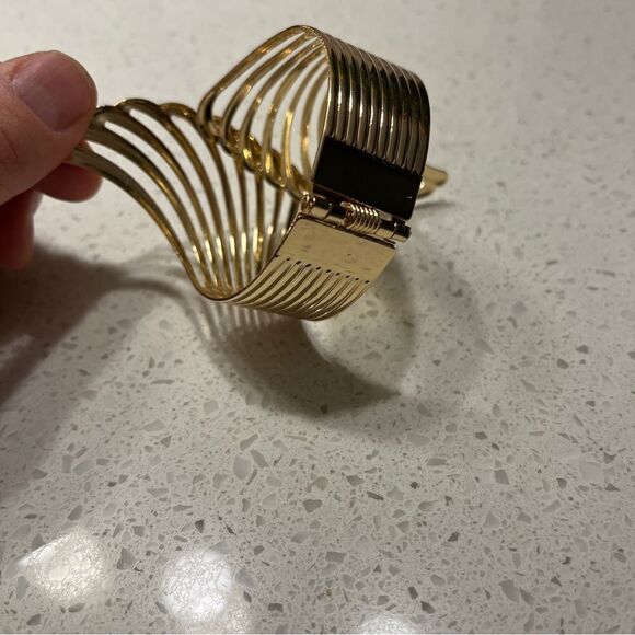 Simple Wing Style Bracelet For Summer - Picture 11 of 15